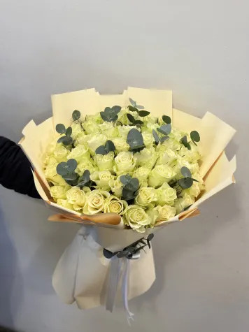 41 Beyaz Gül buketi